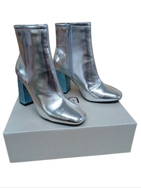 Urban Outfitters NIB Aries Glitter Boot Size 8